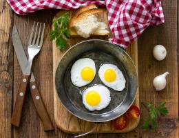 Ha kíváncsi a tojással kapcsolatos érdekességekre vagy kedvenc receptjeinkre, kattintson a tovább gombra.
